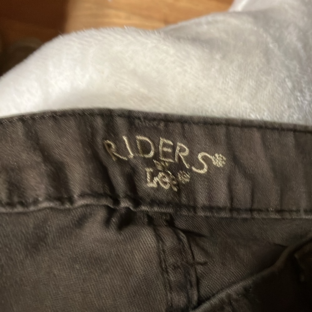 Capris - Picture 2 of 2